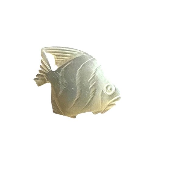 Hand-Carved Fish-Shaped Brooch Natural Stone Lightweight Pin Sea-Inspired Jewelr - Picture 4 of 6